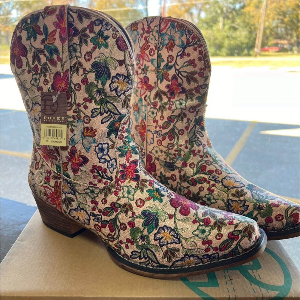 FASHION FAUX LEATHER SHRTY SNIP VINTAGE SOLE SNIP TOE ALL OVER FLORAL